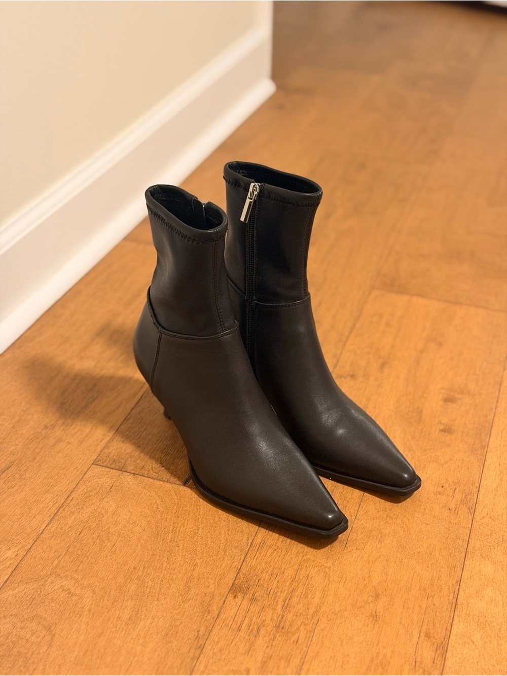 Steve Madden Stasia Black Pointed Leather Ankle Boots with Side Zip - Picture 5 of 10